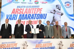 Malatya Arslantepe Yarı Maratonu protokol imza töreninden genel görünüm