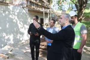 Kocaeli Çayırova'da yapımı süren sağlık ve bilgi evi projesinin inşaat alanı