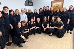 KİGDER tarafından Hatay'ın Defne ilçesinde depremzedeler için düzenlenen halk konseri