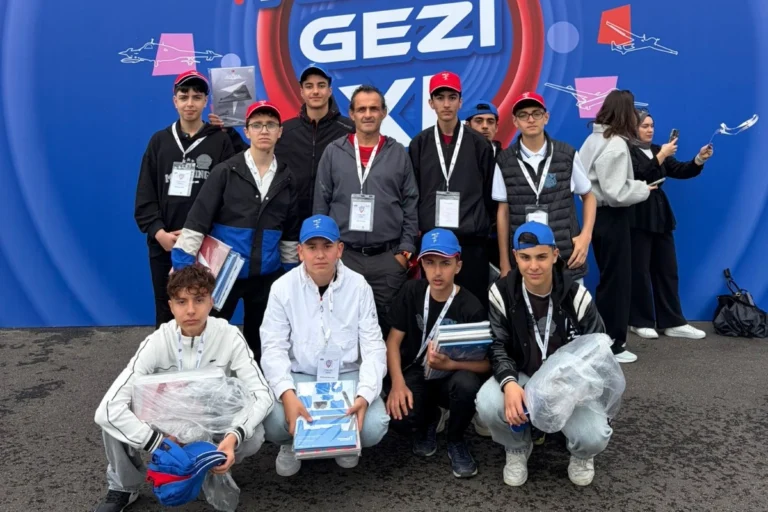 Karasu Mesleki ve Teknik Anadolu Lisesi öğrencilerinin TUSAŞ teknik gezisi