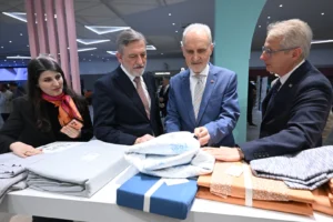 HOMETEX Ev Tekstili Fuarı'nda katılımcılar ve ziyaretçiler