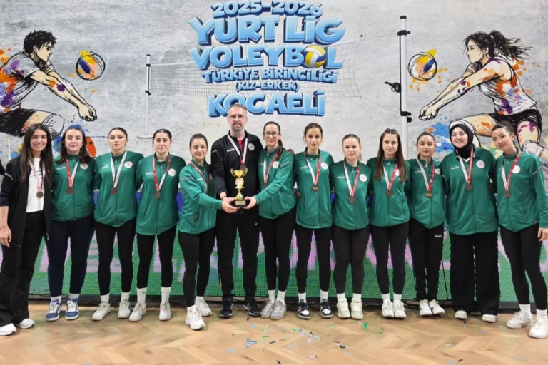 Artvin Voleybol Takımı'nın Yurt Lig Kadınlar Türkiye Şampiyonası'ndaki tarihi başarısı