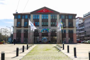 Ordu Büyükşehir Belediyesi Kurban Bayramı hazırlıklarını tamamlarken, ekipler görev başında.