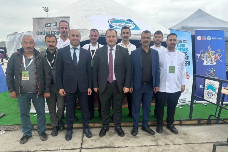 Kayseri Büyükşehir Belediyesi'nin Etnospor Kültür Festivali'ndeki standı