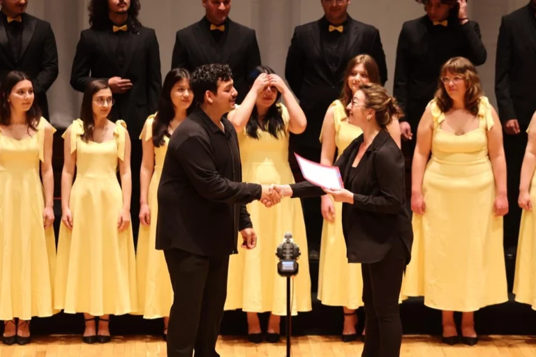 İzmir Uluslararası Çoksesli Korolar Festivali'nde koristler sahne alıyor