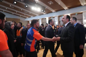 Konya Büyükşehir Belediye Başkanı Uğur İbrahim Altay, belediye ve KOSKİ çalışanlarıyla bayramlaştı.