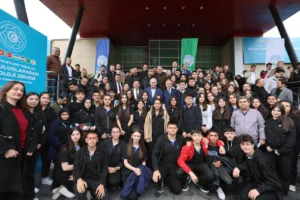 Uluslararası Türkoloji Zirvesi'ne katılan konuşmacılar ve katılımcılar