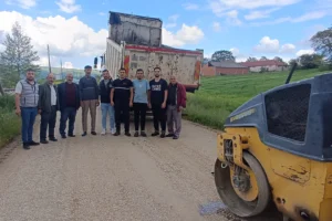 Bilecik'te bayram öncesi köy yollarında bakım ve onarım çalışmaları yapılıyor.