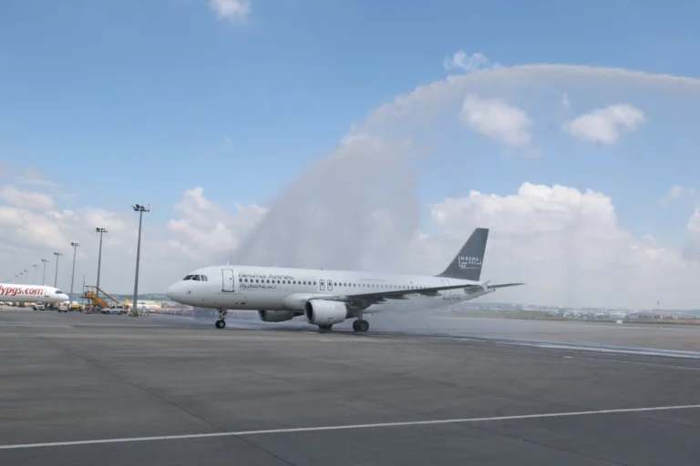 Sabiha Gökçen Havalimanı'nda Nesma Airlines'ın İstanbul-Kahire seferi için düzenlenen karşılama töreni