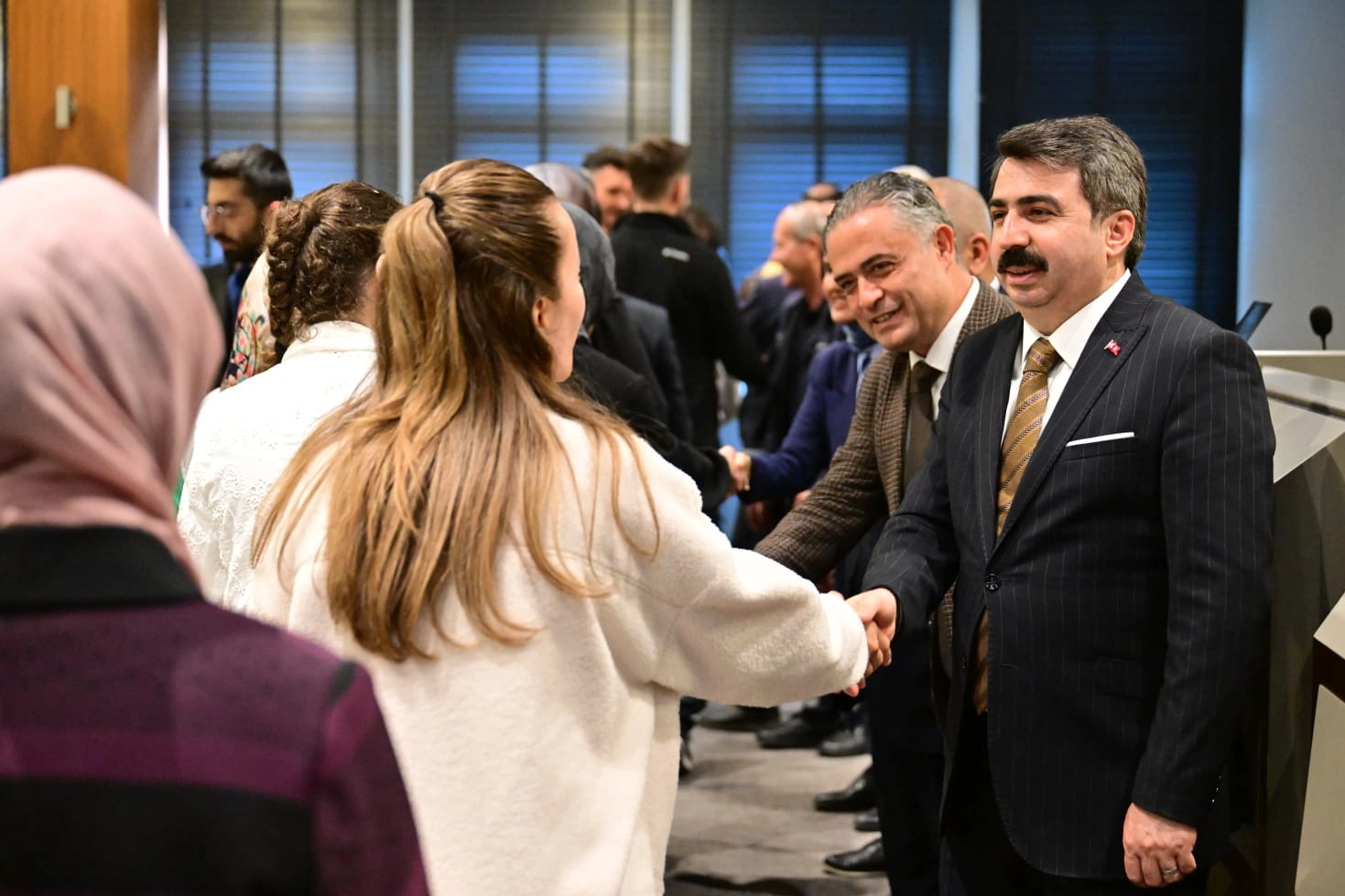 Yıldırım Belediye Başkanı Oktay Yılmaz, Kurban Bayramı öncesinde belediye personeli ile bayramlaşma programında bir araya geldi.