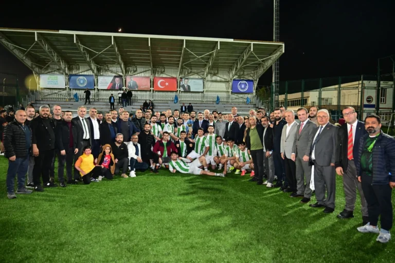 Bursa BİLDEF Halı Saha Turnuvası Şampiyonu Bingölspor