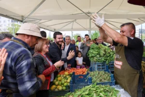 Gaziantep'te üretici ve tüketiciyi buluşturan Haydi Tarladan Sofraya pazarı açıldı