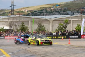 Gaziantep'te düzenlenen Türkiye Drift Şampiyonası'nda pilotlar mücadele ediyor