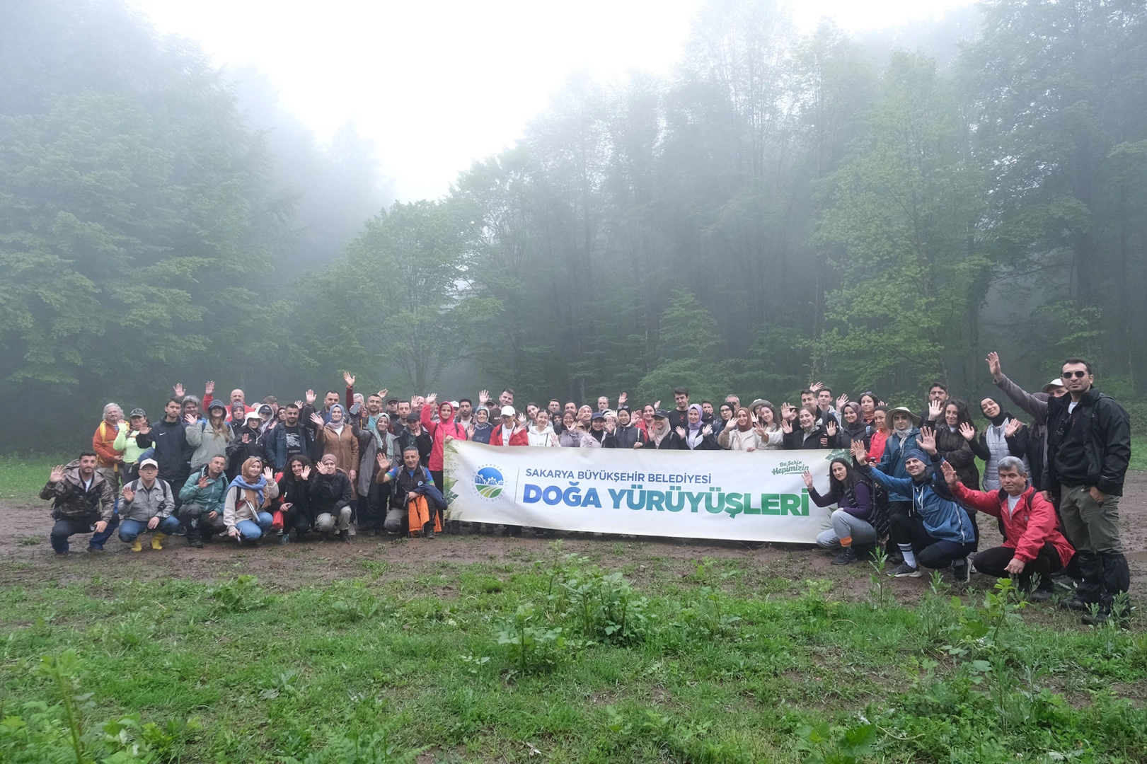 Sakarya Büyükşehir Belediyesi tarafından düzenlenen bahar doğa yürüyüşlerinin Keremali Yaylası'ndaki final etkinliğinden bir görüntü.