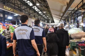 Ankara'da bayram öncesi zabıta ekipleri tarafından gerçekleştirilen hijyen ve fiyat denetimleri