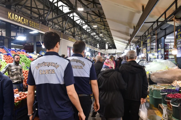 Ankara'da bayram öncesi zabıta ekipleri tarafından gerçekleştirilen hijyen ve fiyat denetimleri
