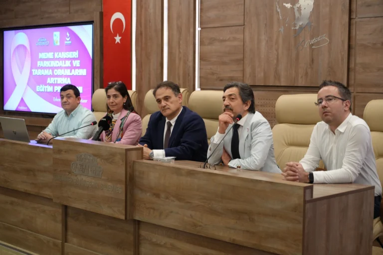 Gaziantep'te meme kanseri erken tanı farkındalık eğitimleri düzenlendi.