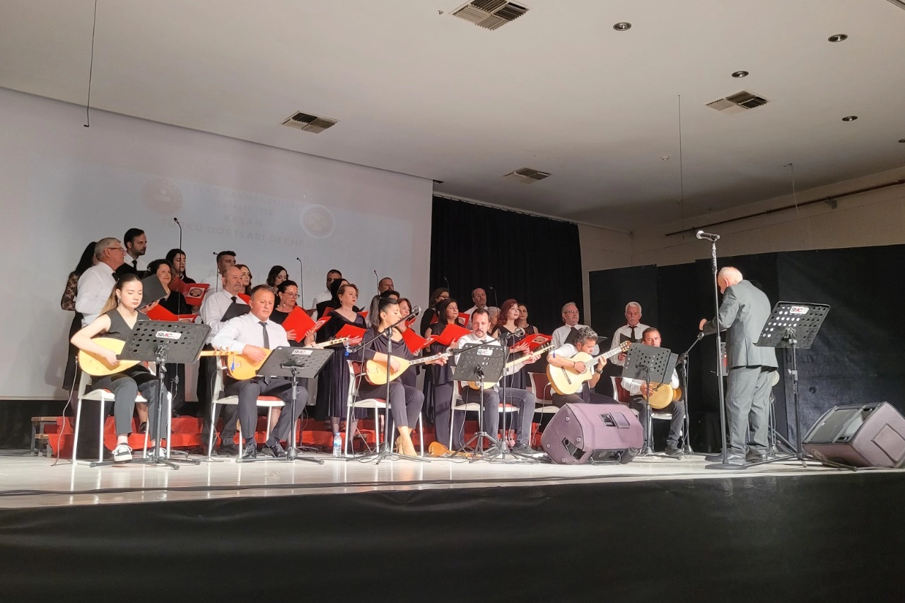 Edirne Keşan'da düzenlenen türkü gecesi