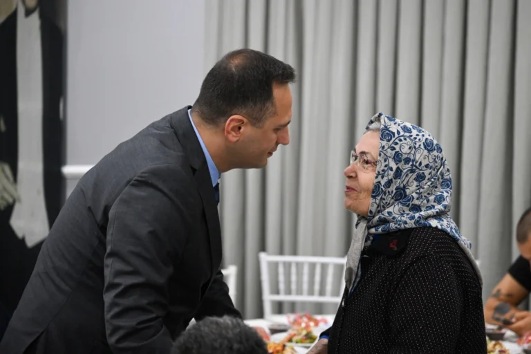 Bornova Sağlıklı Yaş Alma Merkezi üyeleri Kurban Bayramı etkinliğinde bir arada