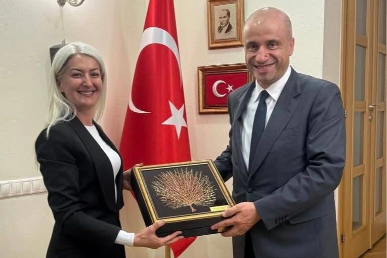 Trakya eğitim heyeti, Filibe Başkonsolosu Emre Manav'ı ziyaret etti.