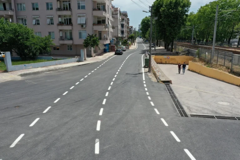 Kocaeli Büyükşehir Belediyesi'nin Körfez ve Derince ilçeleri yol iyileştirme ihalesi