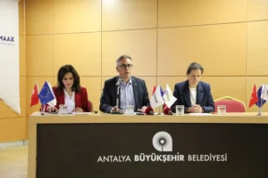 Antalya'da iklim değişikliği ve aşırı sıcaklarla mücadele için yapılan toplantıdan genel görünüm