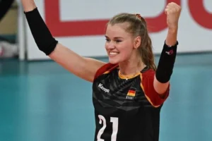 Eczacıbaşı Dynavit voleybol takımının yeni transferi Camilla Weitzel