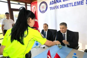 Adana'da Kurban Bayramı öncesi güvenlik tedbirleri kapsamında Vali Mustafa Yavuz'un polislerle bayramlaşması