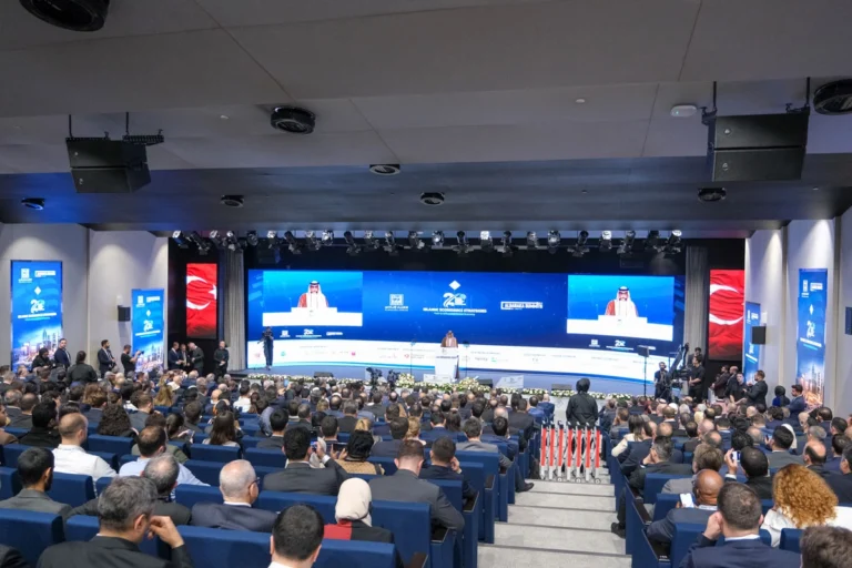 İstanbul'da düzenlenecek 3. Global İslami Ekonomi Zirvesi logosu ve şehir silüeti