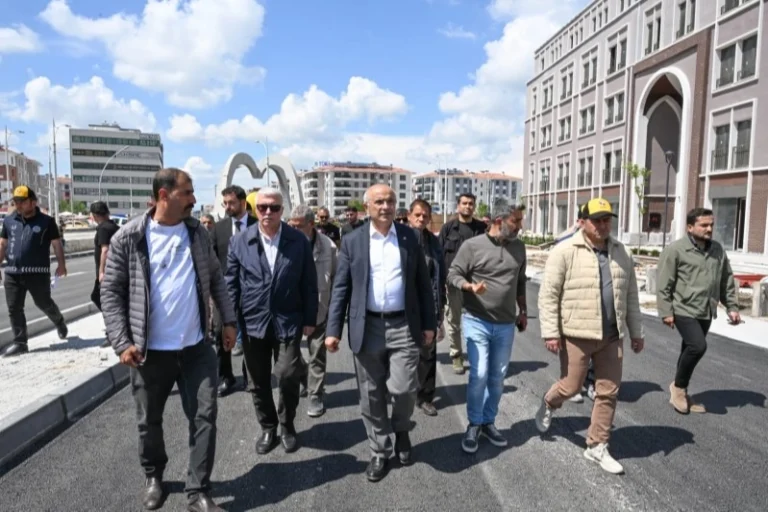 Malatya'da trafiği rahatlatacak Turgut Temelli Caddesi'nin açılışından bir görüntü