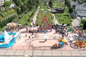 Keçiören'de bayram tatilinde sosyal tesisleri ziyaret eden vatandaşlar