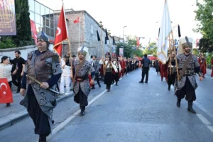 İstanbul Saraçhane'de Fethin 573. yıl dönümü kutlamaları kapsamında düzenlenen yürüyüşten genel görüntü