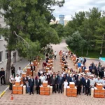 Mardin'de arıcılık projesi kapsamında üreticilere arı kovanları teslim ediliyor.