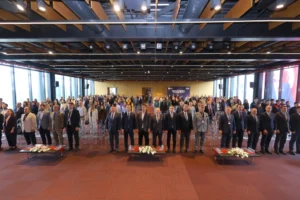 Samsun İş Sağlığı ve Güvenliği Zirvesi'nde konuşmacılar ve katılımcılar