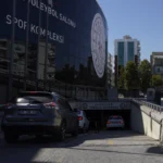 İzmir Büyükşehir Belediyesi'nin elektrikli araçlara sunduğu otopark indirimi