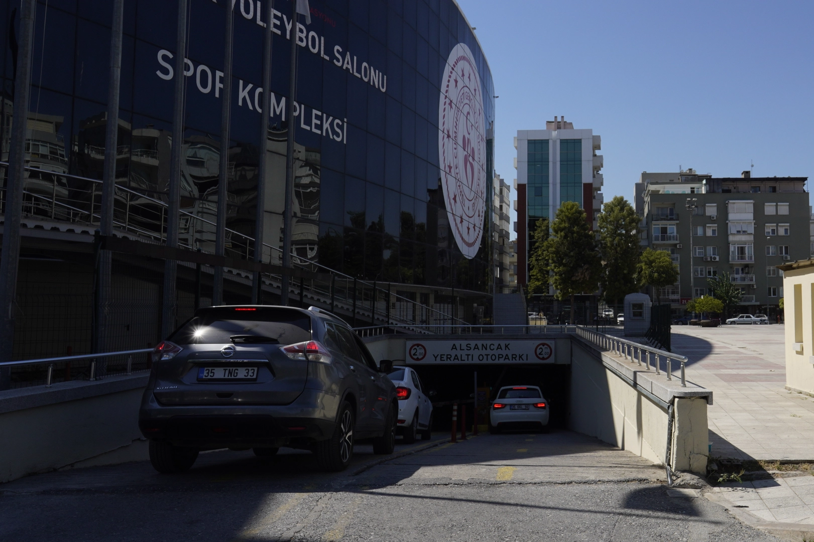 İzmir Büyükşehir Belediyesi'nin elektrikli araçlara sunduğu otopark indirimi