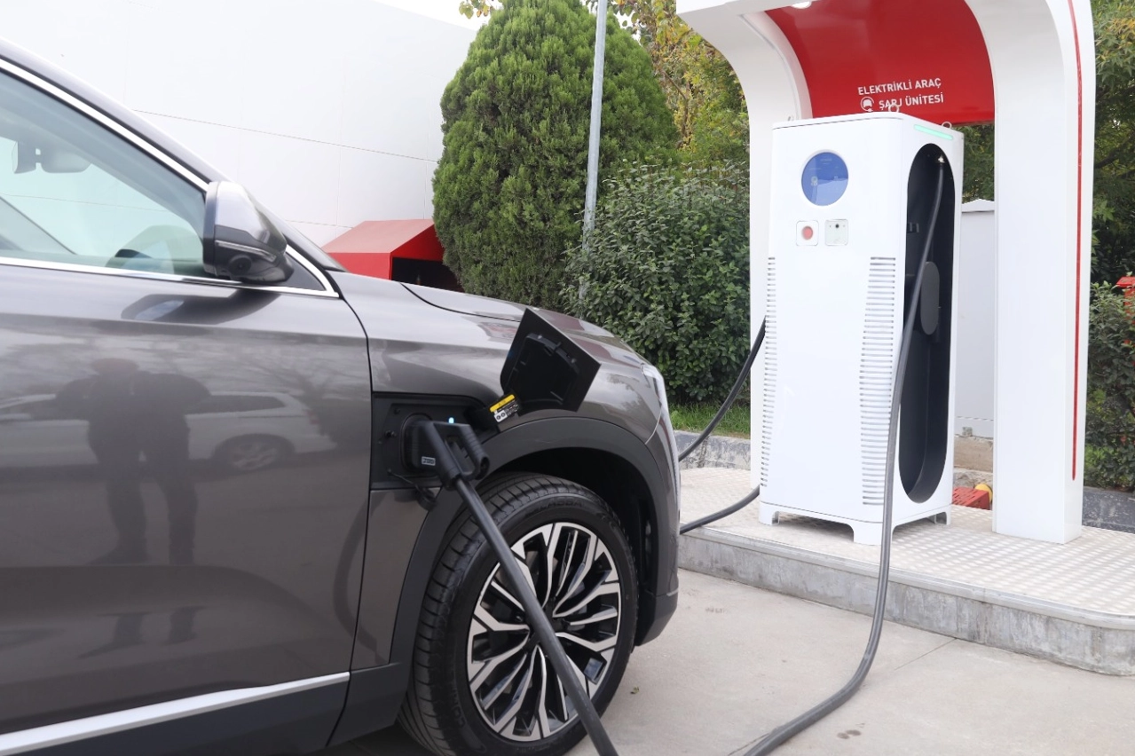 Elektrikli araçların tedarik zinciri riskleri ve yerli batarya yatırımlarının önemi