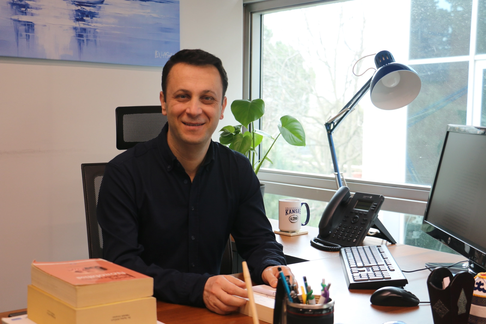 Prof. Dr. Tayfun Doğan, sosyal bağların ve sarılmanın önemini anlatıyor