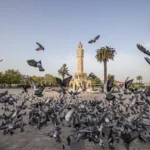 İzmir'in 2074 vizyonunu anlatan 'İki Çizgi Arasında' sergisi Kültürpark'ta açıldı