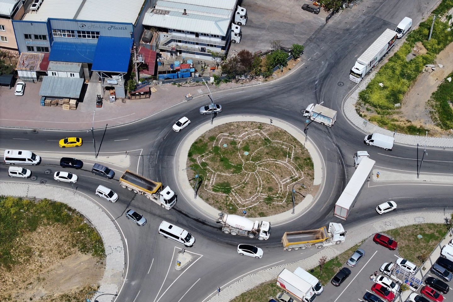 Gebze Millet Bahçesi çevresindeki modern ulaşım altyapısı ve kavşak düzenlemeleri