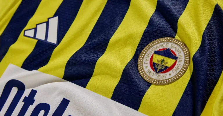 Fenerbahçe'nin 120. yıl formasının taraftarlar tarafından beğenildiğini gösteren görsel