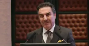 Prof. Dr. Zakir Avşar, CHP'nin tarihsel bölünmelerini ve güncel durumunu analiz ediyor.