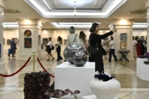 Ankara SanAtölye kursiyerlerinin yıl sonu sanat sergisinden detaylar