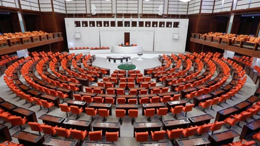 İnternet haber siteleri için Basın İlan Kurumu tarafından getirilen yeni düzenlemeleri gösteren görsel.