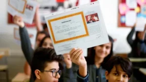 18 milyon öğrenci, 26 Haziran'da karnelerini alarak yaz tatiline başlıyor.