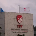TFF logosu ve Süper Lig tabelası ile yabancı oyuncu kuralını gösteren görsel