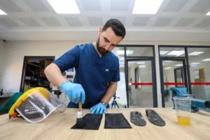 Gaziantep Büyükşehir Belediyesi'nin kişiye özel tabanlık üretimi ile ayak sağlığına sunduğu çözüm