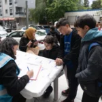 İzmir Buca Yenigün Mahallesi'nde Güzel İzmir Hareketi kapsamında katılımcı tasarım anket çalışması