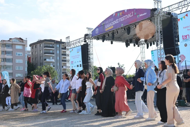 Nilüfer'de 2. Karadeniz Festivali'nin başlaması