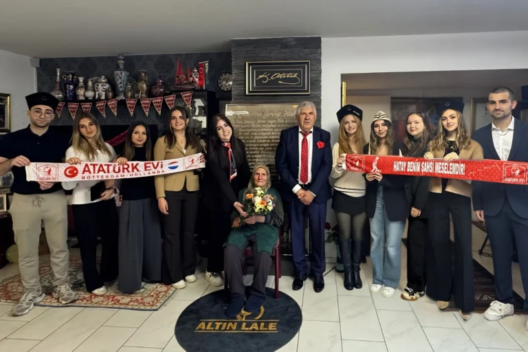 Hayırsever iş insanı Yılmaz Ünlü, Hollanda'da yaşayan Zehra Türker'i ziyaret etti.